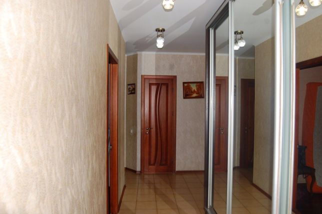 В продаже 2-комнатная квартира с ремонтом в ЖК "Вернисаж" ID 38805 (Фото 3)